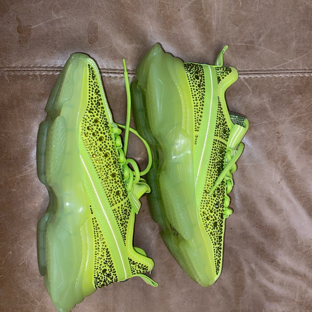 Steve Madden lime Maxima sneakers - Picture 6 of 8